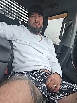 Beardedtattood 网络视讯表演
