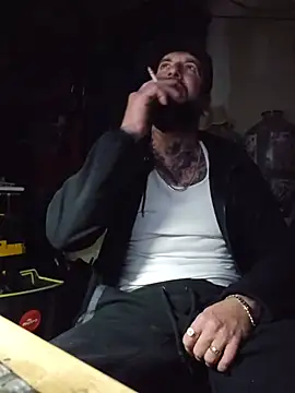 Beardedtattood Show in webcam