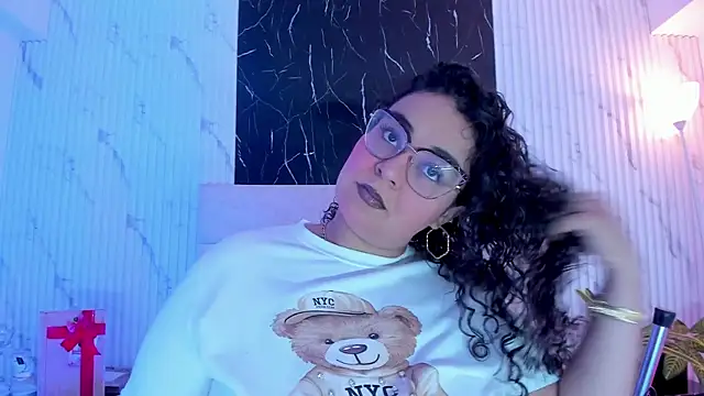 Reginavegaa Chat XXX in diretta