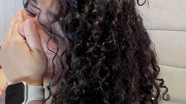 Reginavegaa Adlı Modelin Canlı XXX Sohbeti