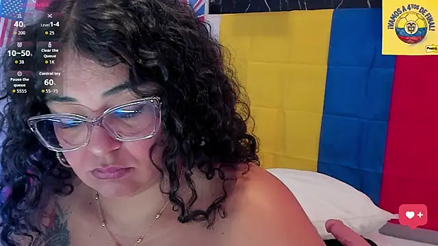 Chat +18 de Reginavegaa ao vivo