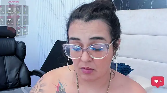 Reginavegaa Chat XXX in diretta