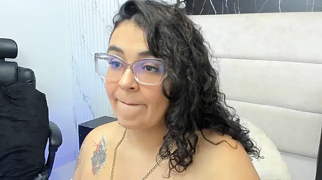 Reginavegaa Chat XXX in diretta
