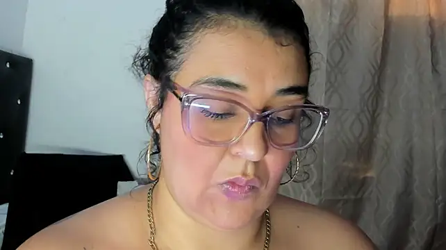 Chat XXX ao vivo de Reginavegaa