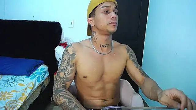 Leonard_Price Live XXX-Chat