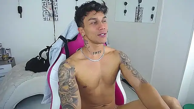 Leonard_Price Live XXX-chat