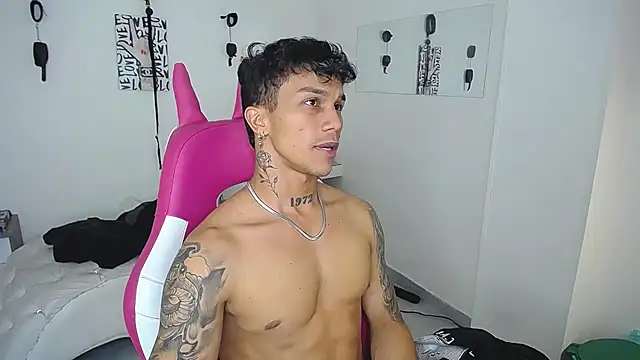 Онлайн чат XXX Leonard_Price