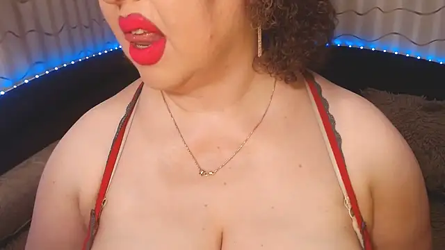 BustyKatty XXX чат на живо