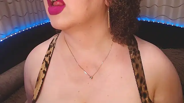 Вебкам-шоу BustyKatty