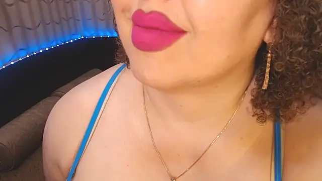 BustyKatty Live XXX-chat