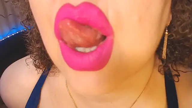 BustyKatty Chat XXX live