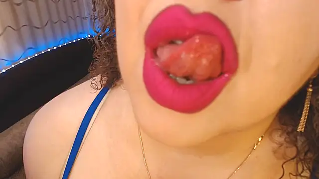BustyKatty Obrolan Langsung XXX