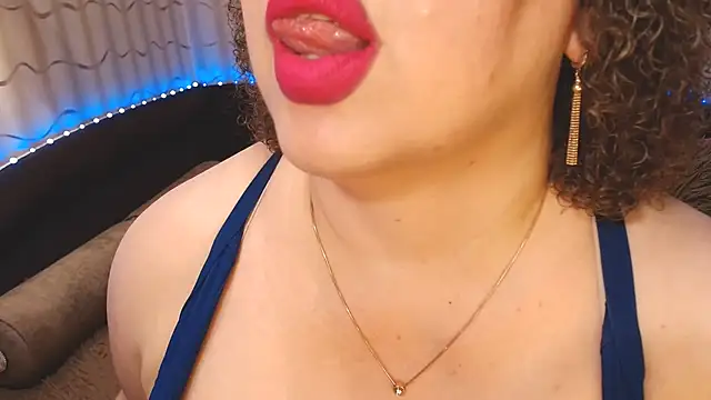 แชท XXX สดของ BustyKatty