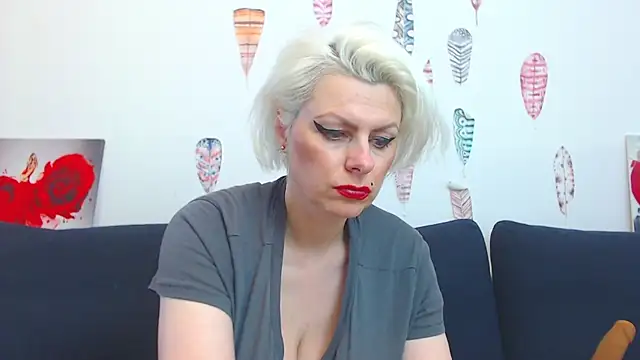 Golden__Girl__WOW__: онлайн-секс-чат