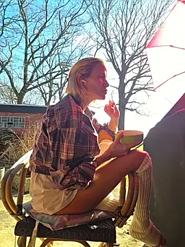 yola181 webkamerás műsora