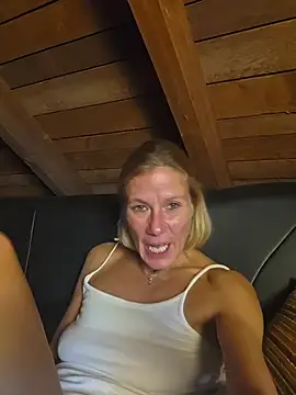 yola181n Live XXX chat
