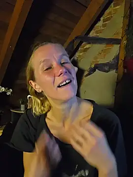 XXX chat uživo modela yola181