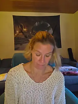yola181 Show in webcam