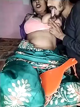 Secret_Couple_X Show in webcam