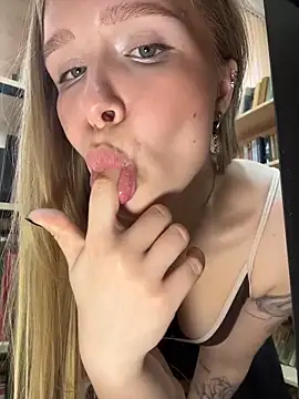Liza_risky Pertunjukan Webcam