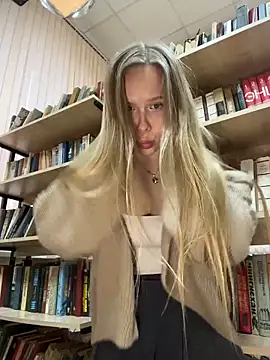 Liza_risky: διαδικτυακό σόου στην κάμερα