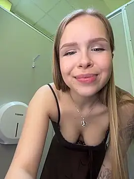 Liza_risky Show in webcam