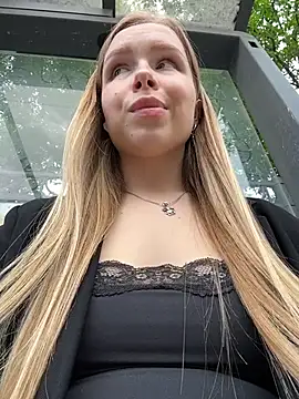 Liza_risky Show in webcam
