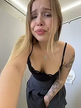 Liza_risky Webcamshow