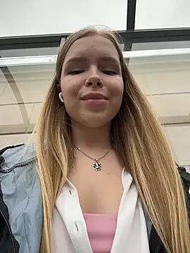 Liza_risky 网络视讯表演