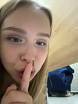 Liza_risky 网络视讯表演