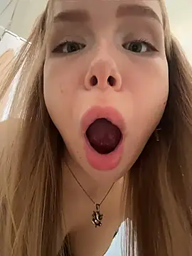 Pokazy przed kamerką – Liza_risky