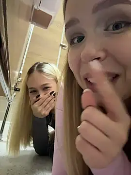 Liza_risky's Webcam Show