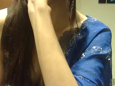 YOUR__ALLY Adlı Modelin Canlı XXX Sohbeti