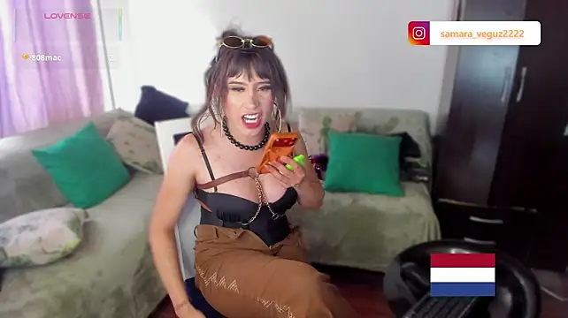 samara_veguz222 Adlı Modelin Web Kamerası Şovu