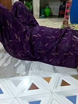 MaaliiiPonuTamil Show in webcam