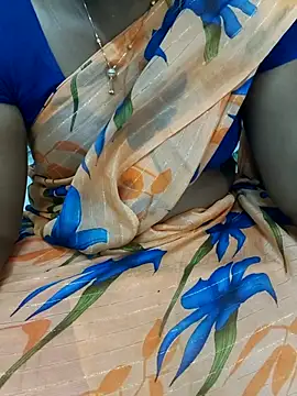 Chat +18 de MaaliiiPonuTamil ao vivo