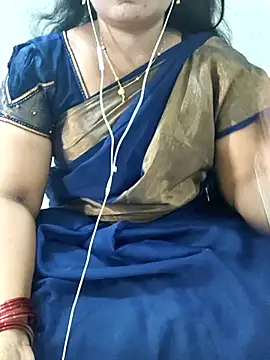 הופעת וובקאם של Tamil_Rithika_hot