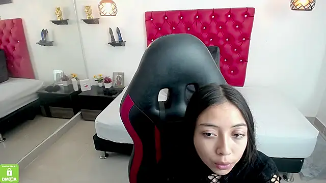 NathaliaSweet_11 Adlı Modelin Web Kamerası Şovu