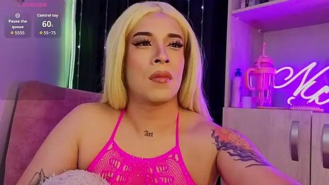 Nyx__Blackwood Show in webcam
