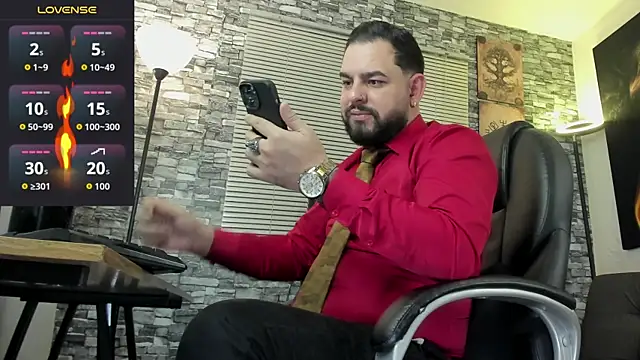 Ethan_Castellano Show in webcam