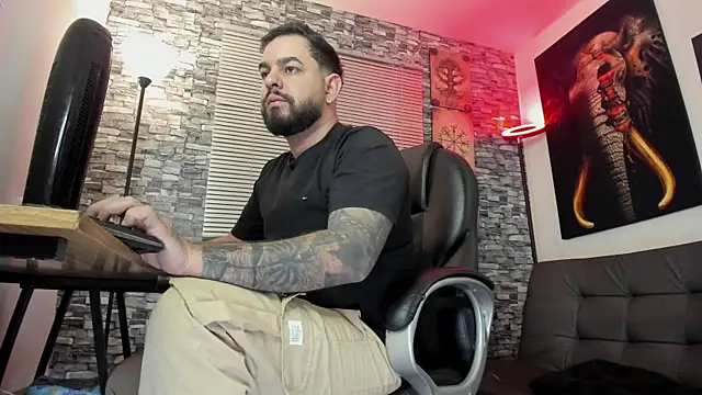 Ethan_Castellano Show in webcam