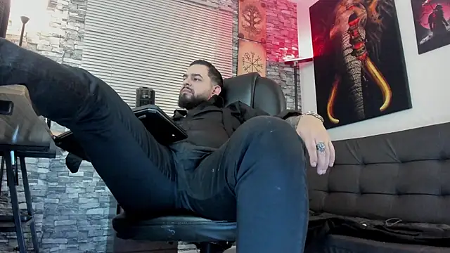 Ethan_Castellano Show in webcam