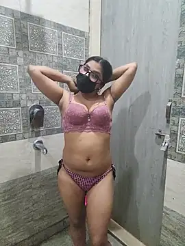 callmeshreya's Webcam Show