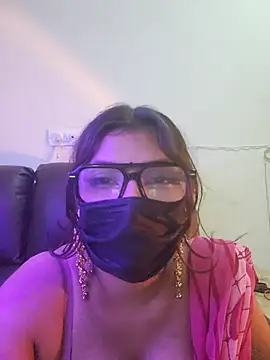 callmeshreya's Live XXX Chat