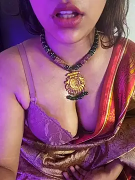 callmeshreya's Webcam Show