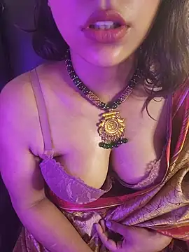 callmeshreyaのライブXXXチャット