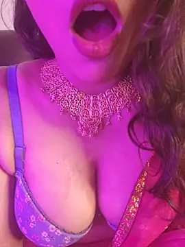 callmeshreya ওয়েবক্যাম শো