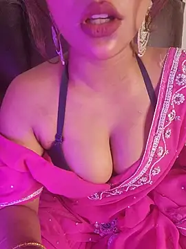 callmeshreya's Webcam Show