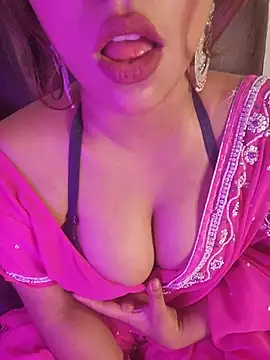 callmeshreya's Webcam Show