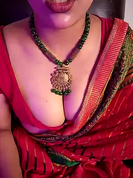 callmeshreya's Live XXX Chat